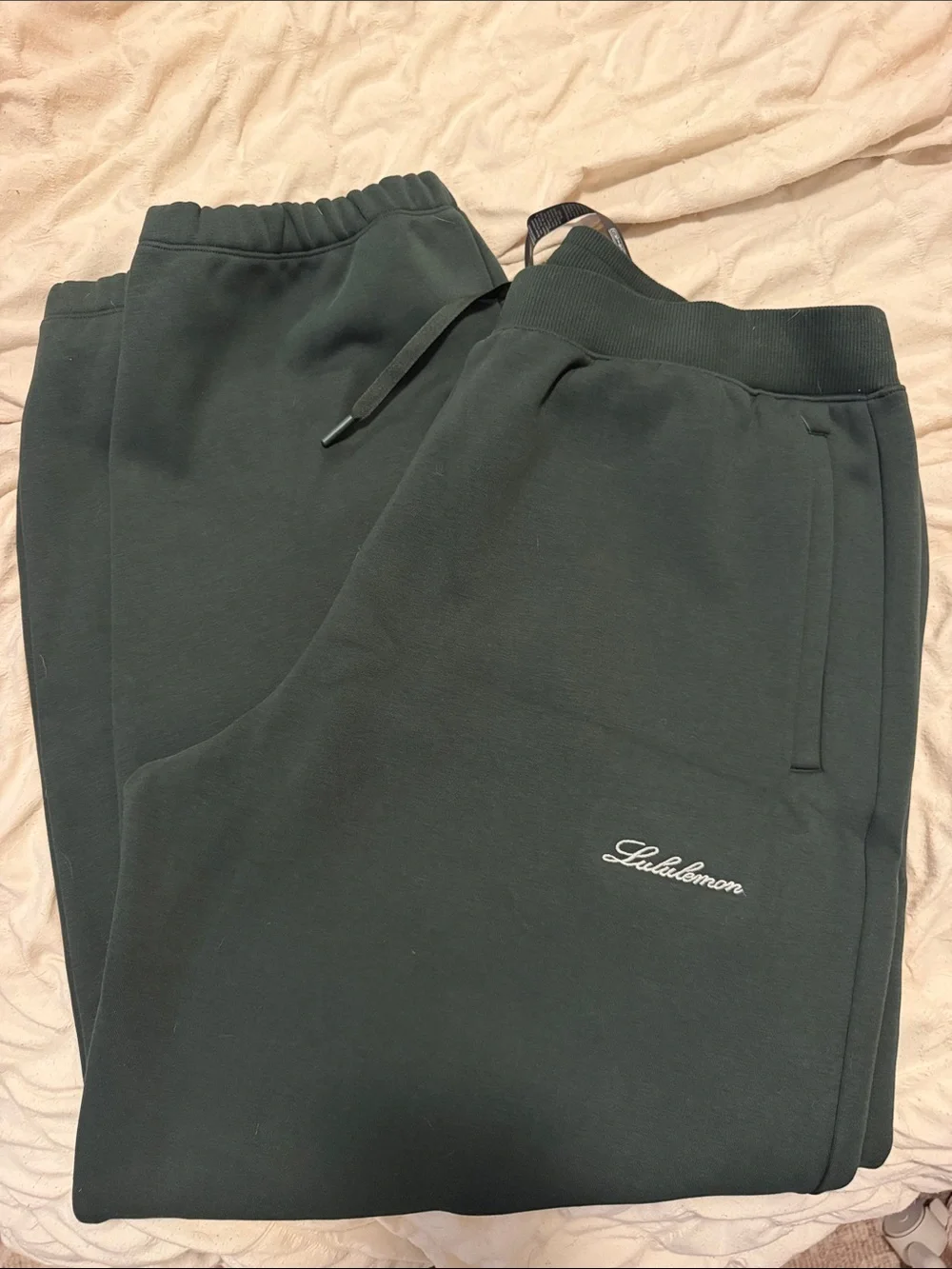 Lululemon Men’s Embroidered Joggers NWOT
